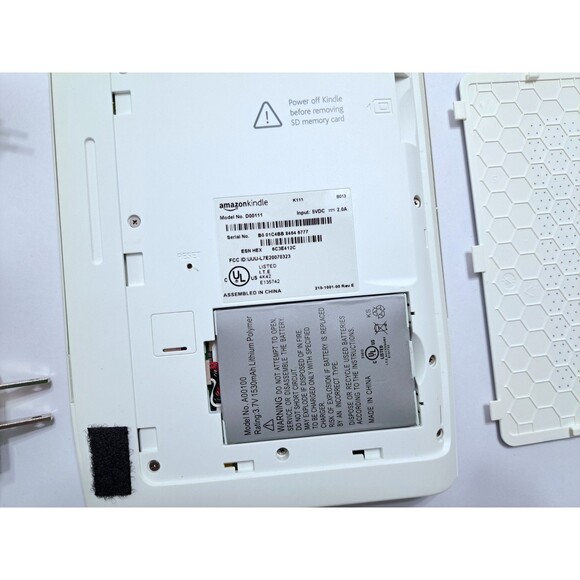 Amazon Kindle First Generation White Model D00111 Tested Working With Charger - Picture 6 of 6